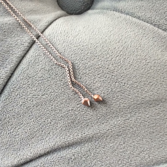 Kendra Scott Beth Necklace Iridescent White Agate - Picture 3 of 4